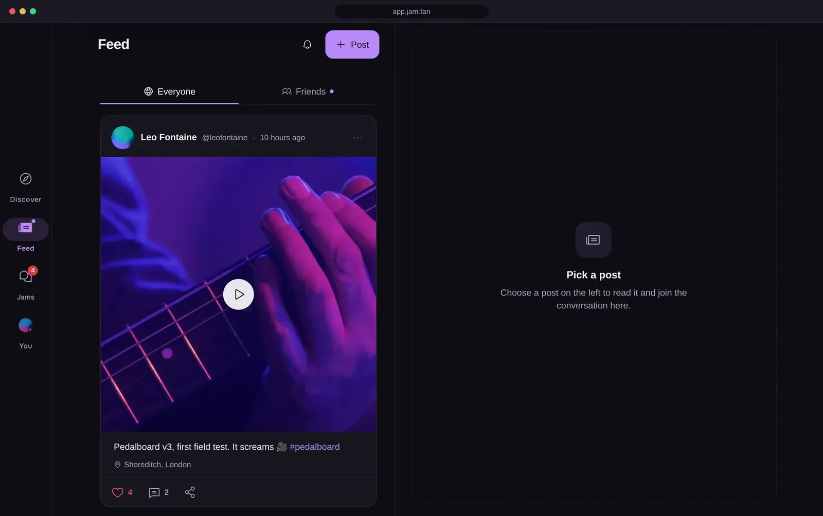 The jam.fan app in a browser: the feed with a pedalboard video post from Leo Fontaine